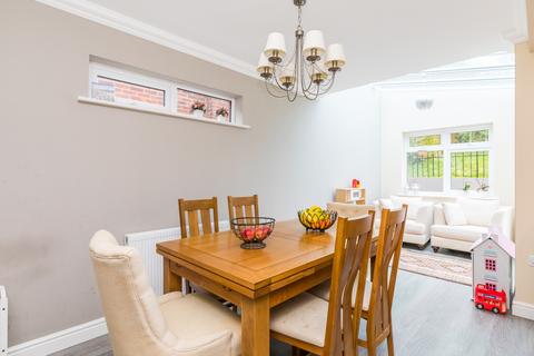 14 Charles Close, Hove, BN3 6WP