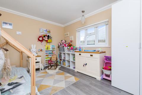 14 Charles Close, Hove, BN3 6WP