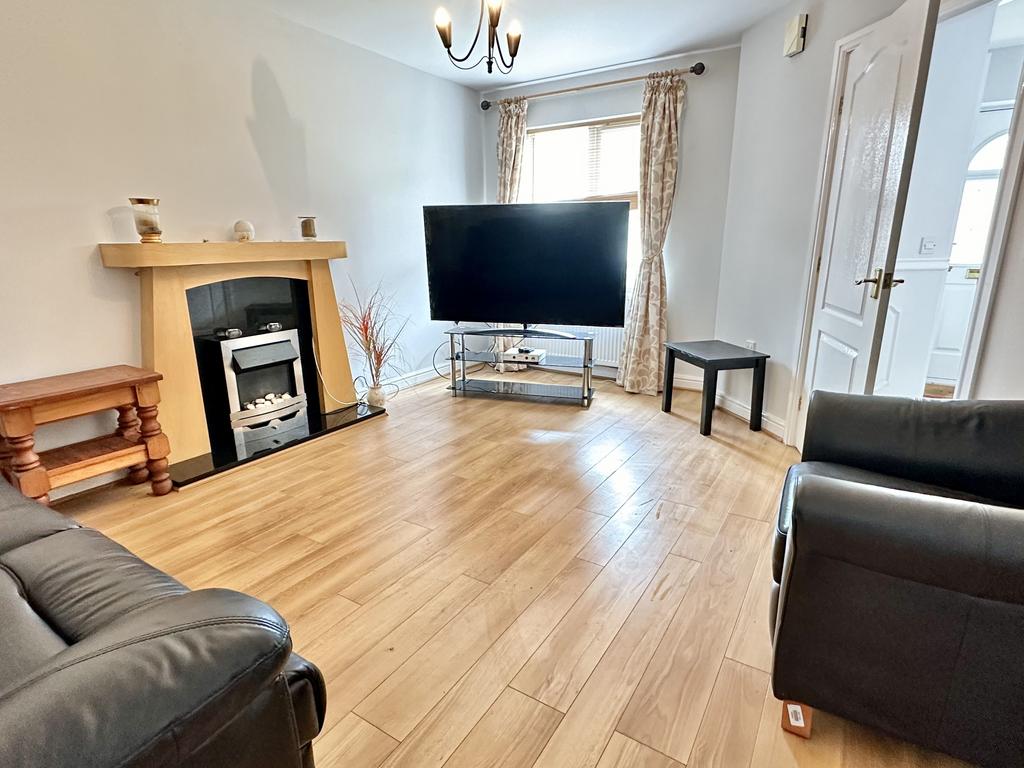 105 Carrfield Road Heeley Sheffield... 3 bed semidetached house for