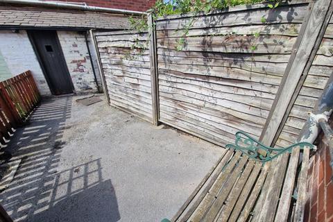 16 Grasmere Road, Sheffield, S8 0UL