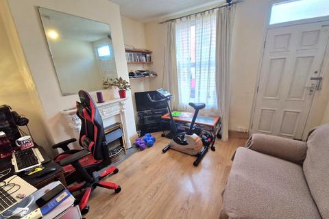 16 Grasmere Road, Sheffield, S8 0UL