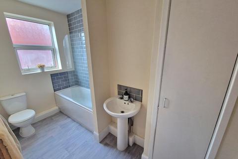 16 Grasmere Road, Sheffield, S8 0UL