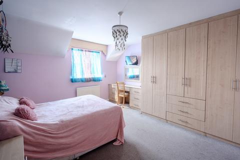 3 bedroom flat for sale, Archfield, Wellingborough, Northamptonshire