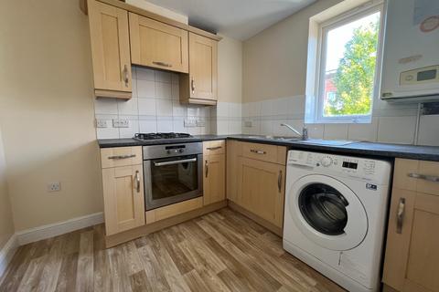 2 bedroom flat to rent, Compair Crescent, Ipswich, IP2