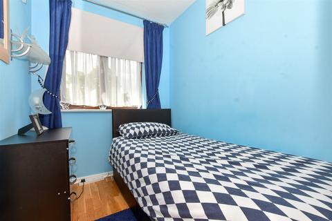 23 Wimborne Close, Worcester Park, KT4 8NL
