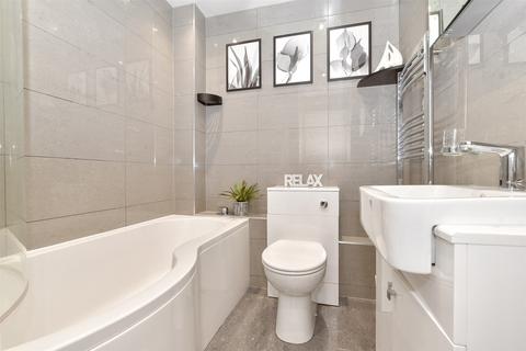 23 Wimborne Close, Worcester Park, KT4 8NL