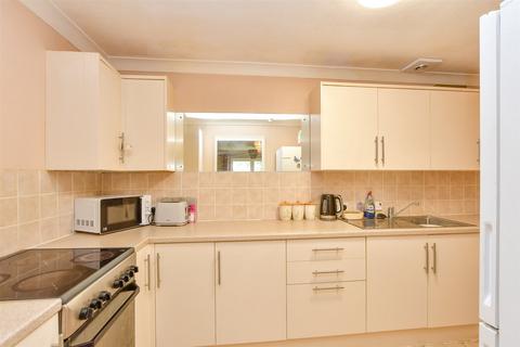 3 bedroom flat for sale, Hopewell Drive, Chatham, Kent