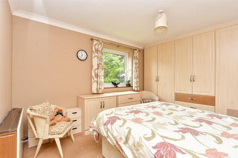 3 bedroom flat for sale, Hopewell Drive, Chatham, Kent