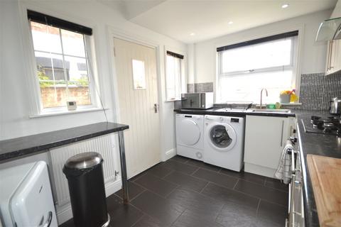 2 bedroom terraced house to rent, Gladstone Street, Kettering NN16