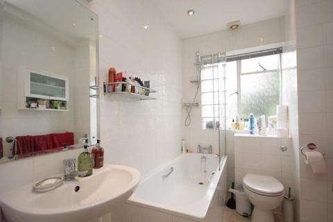 1 bedroom flat to rent, Barons Court Road London W14