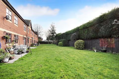 2 bedroom apartment for sale, Victoria Road, Horley, RH6