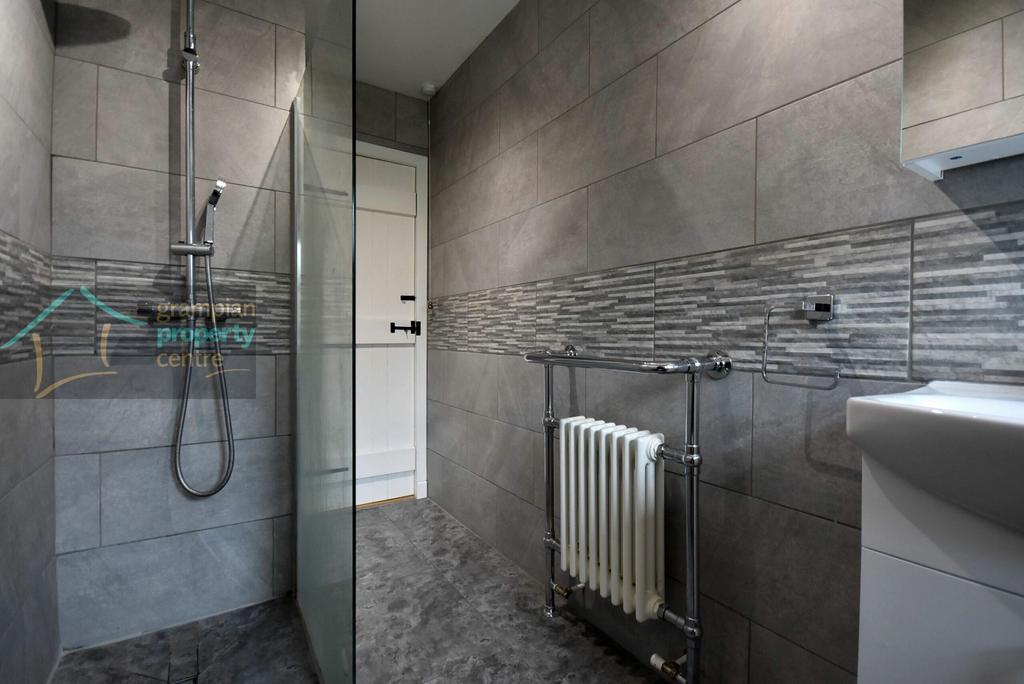 Shower room 2nd