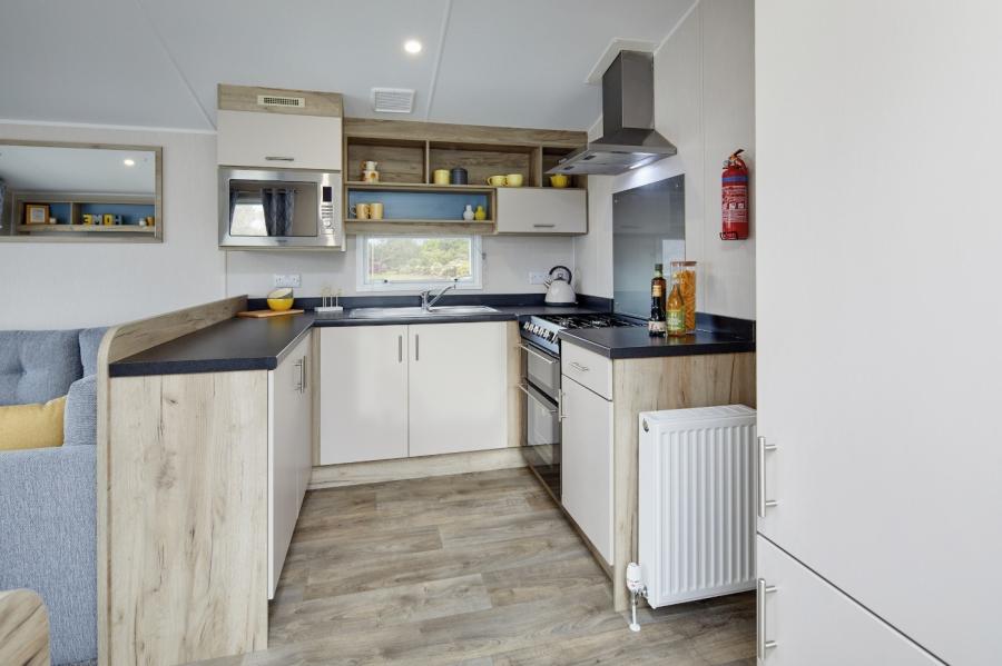 [int] 2023 Willerby U Kitchen 900x600