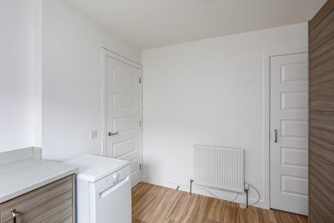 3 bedroom end of terrace house to rent, Moffat Way , Edinburgh EH16
