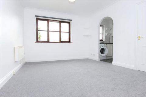 1 bedroom flat to rent, Hickory Close, London, N9