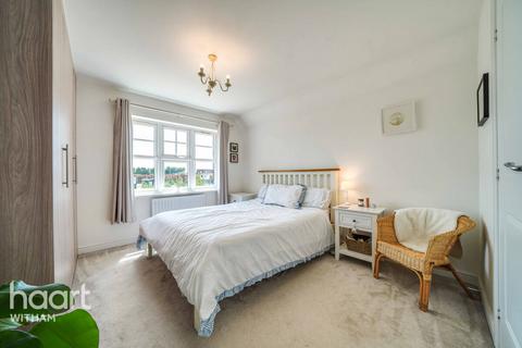 12 Collar Way, Witham, CM8 1YX