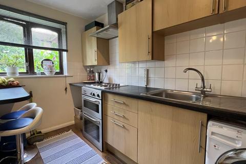 1 bedroom flat for sale, Maybury,  Woking,  Surrey,  GU22