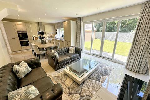 9 Pinfold Drive, Prestwich, Manchester, M25 3EQ
