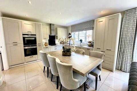 9 Pinfold Drive, Prestwich, Manchester, M25 3EQ