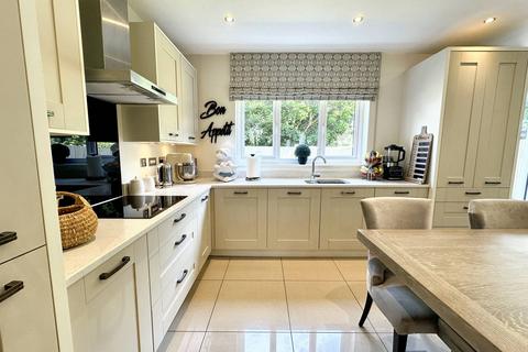 9 Pinfold Drive, Prestwich, Manchester, M25 3EQ