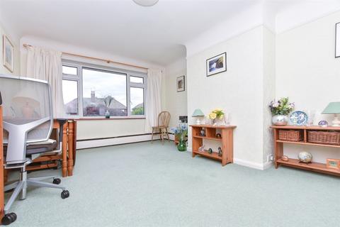 2 bedroom maisonette for sale, Minchin Close, Leatherhead, Surrey