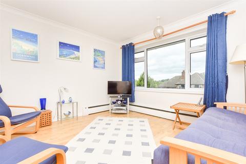 32 Minchin Close, Leatherhead, KT22 8BH