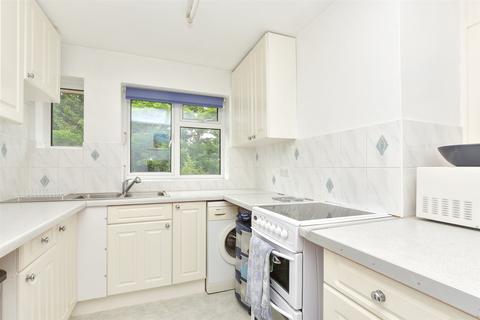 32 Minchin Close, Leatherhead, KT22 8BH