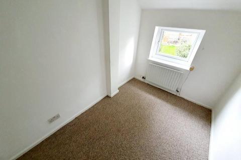 2 bedroom terraced house to rent, Leigh End, Warrington WA3