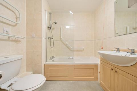 1 bedroom retirement property for sale, Newbury,  Berkshire,  RG14