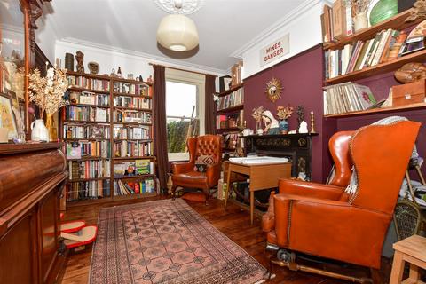 10 Beatrice Road, Margate, CT9 5SN