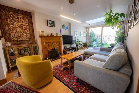 undefined, Riverside Close, Kingston Upon Thames, KT1
