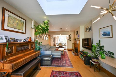 undefined, Riverside Close, Kingston Upon Thames, KT1