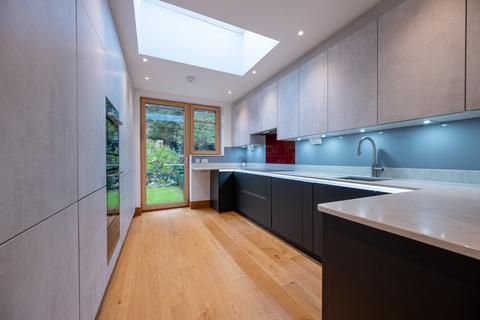 undefined, Riverside Close, Kingston Upon Thames, KT1