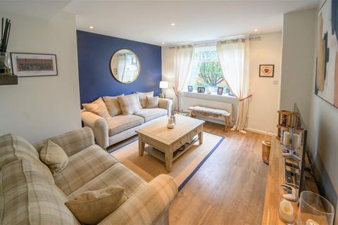 30 Dorts Crescent, Church Fenton, Tadcaster, LS24 9RU