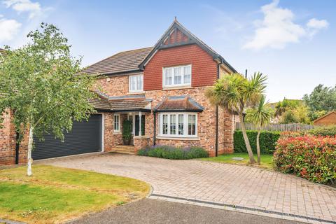 8 Hunsdon Close, Eastchurch, Sheerness, ME12 4AU