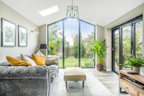 8 Hunsdon Close, Eastchurch, Sheerness, ME12 4AU