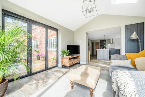8 Hunsdon Close, Eastchurch, Sheerness, ME12 4AU