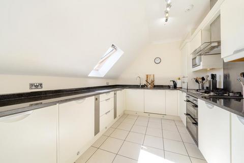 2 bedroom flat for sale, Newbury,  Berkshire,  RG14