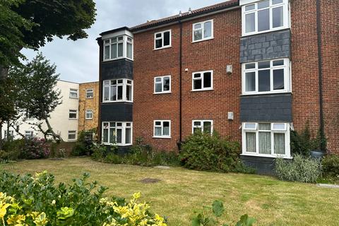 2 bedroom ground floor flat to rent,  Taylors Close, Sidcup DA14