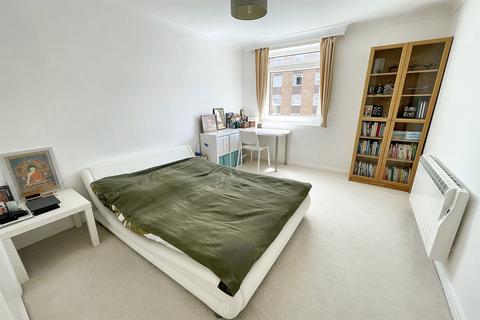 3 bedroom flat for sale, Bournemouth