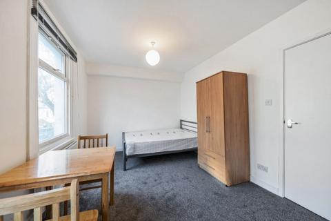 Studio to rent, Maygrove Road London NW6