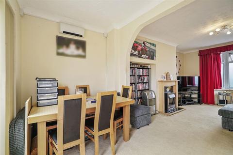 2 bedroom end of terrace house for sale, Heathway, Dagenham, Essex