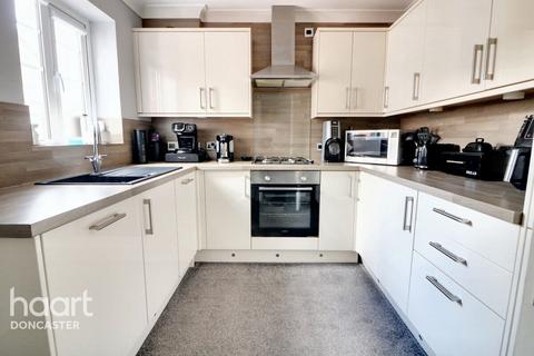 3 bedroom detached house for sale, Cathedral Court, Dunsville, Doncaster