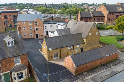 2 bedroom mews for sale, Causeway, Banbury OX16