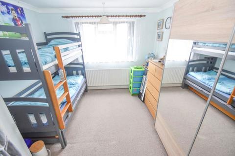 2 bedroom flat for sale, Park Avenue, Skegness, Lincolnshire, PE25 1BL