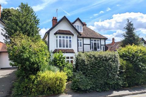 5 bedroom detached house to rent, West Hill Road, Woking GU22