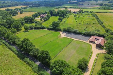 Property for sale, SWANMORE - EQUESTRIAN PROPERTY
