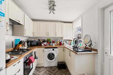 18 Fernbank Crescent, Folkestone, CT19 5SF