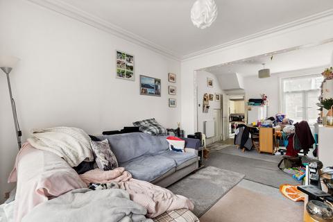 18 Fernbank Crescent, Folkestone, CT19 5SF