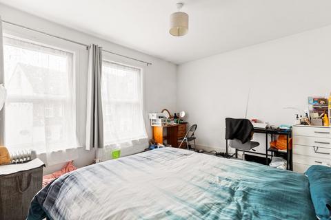18 Fernbank Crescent, Folkestone, CT19 5SF